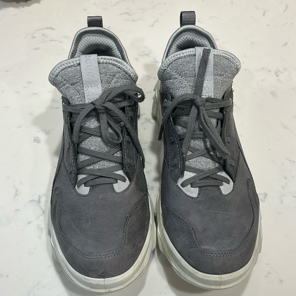 Women’s Ecco shoe
